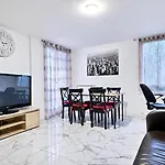 Paris & - 5 Mins From Train Station - Harmony Apartment *